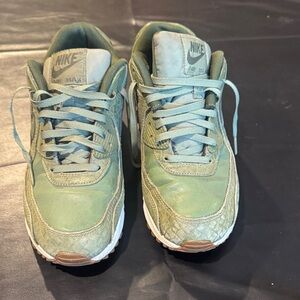 Nike Green Air Max Casual Sneakers